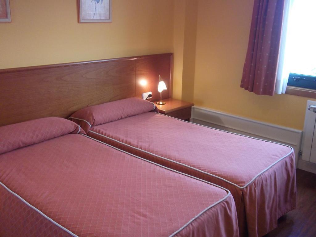 Val De Serantes Ferrol Zimmer foto